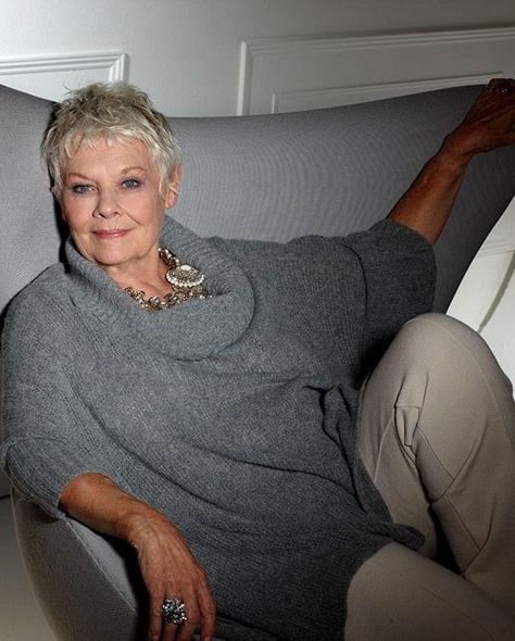 Judy Dench Hair, Judy Dench, Punk Hairstyles, Hairstyles Asian, British Tv Comedies, Spiky Hairstyles, Couple Shooting, 50s Women, Short Spiky Hairstyles