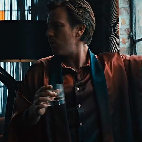 Ewan Mcgregor Black Mask, Roman Sionis Birds Of Prey, Roman Sionis Aesthetic, Roman Sionis, Ewan Mcgregor, Obi Wan Kenobi, Black Mask, Obi Wan, Birds Of Prey