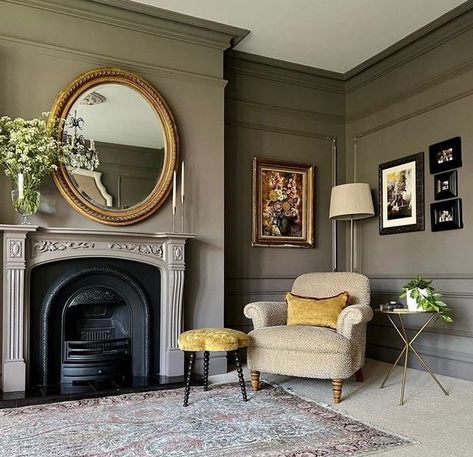 Traditional Victorian Living Room, Modern Victorian Sitting Room, Modern Victorian Fireplace Ideas, Modern Victorian Interior Design Living Room, Cosy Victorian Living Room, Georgian Living Room Modern, Victorian Front Room, Contemporary Victorian Living Room, Victorian Lounge Ideas