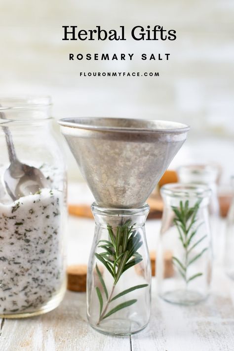 Rosemary Salt makes an easy herbal gift for the holidays. Consumable Christmas Gifts, Rosemary Salt Recipe, Flavored Salts Recipes, Herb Salt Recipe, Herbal Salt, Herb Salt, Infused Salt, Herb Gifts, Rosemary Salt