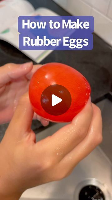 Raising Dragons on Instagram: "How To Make Rubber Eggs 🥚 ages 3+ 🥚 Here’s a super fun science experiment you can do at home and all you need is a jar, a raw egg, vinegar and food coloring! 💥  WHAT TO DO  👉 Start by placing a raw egg in a jar and covering it with vinegar. Then store the egg in the refrigerator for 3 days. Then rinse the egg gently under warm water and rub the remnants of the shell off to reveal the brightly colored egg. You’ll notice the egg can be gently squeezed without breaking and feels like a rubber egg! Finally try dropping the egg from a new inches up and notice how it bounces without breaking! So cool! Try dropping it from a few inches higher and see if it breaks. Once it gets to a certain height the egg will break and the raw egg with come out of the membrane. Egg Experiments For Kids, Egg Drop Experiment, Rubber Egg Experiment Science Projects, Egg In Vinegar Experiment, Kid Experiments At Home, Disappearing Egg Shell Experiment, Egg Science Experiment, Raising Dragons, Egg Science