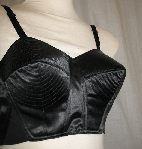 1950s Black Satin Bullet Bra Vintage Bra, Bullet Bra, Mode Chanel, Retro Lingerie, Satin Bra, Lingerie Inspiration, Vintage Corset, Black Gloss, Corset Lingerie