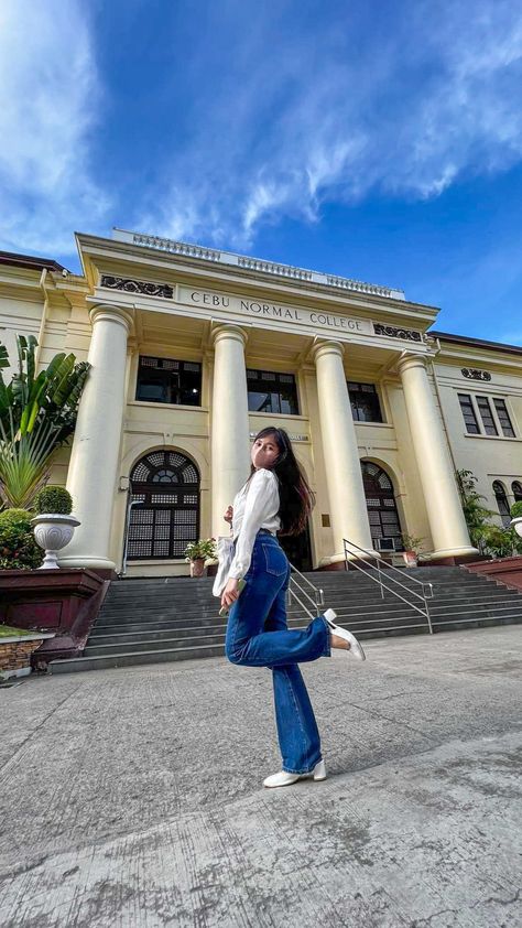 Posing In Front Of Buildings, How To Pose In Front Of Buildings, How To Pose In Front Of Monuments, Poses In Front Of Building, Pose In Front Of Building, Stop Dressing Lazy, Tourist Poses, White Slingback Heels, Casual School Outfit