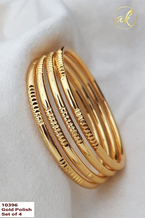 Gold Bangles Design Latest, Churi Design, Sabyasachi Earrings, Simple Bangles, Necklace Set Indian Bridal Jewelry, Simple Gold Bangle, Golden Bangles, Plain Gold Bangles, Gold Bangles Indian