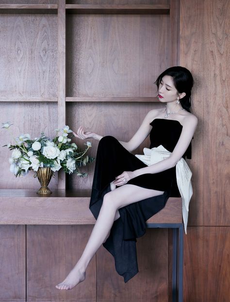 Jiang Shuying poses for photo shoot | China Entertainment News Kiki Xu, Xu Jiaqi, Gowns Dresses Elegant, Clothing Photography, Beauty Leg, Female Poses, Portrait Inspiration, Kpop Fashion Outfits, Entertainment Industry