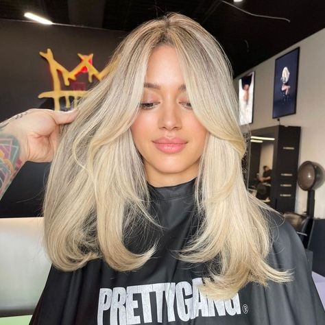 Mid Blonde Hairstyles, New Haircut Post Ideas, Blonde Mid Hair Length, Blonde Hair Front Layers, Blonde Medium Hairstyles, Blonde Hair Root Shadow, Mid Blonde Hair, Mid Length Blonde Hair With Layers, Blonde Hair Mid Length