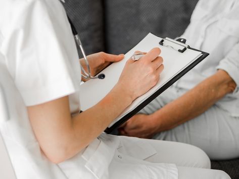 Close-up doctor taking notes Free Photo | Free Photo #Freepik #freephoto #medical-checkup #health-checkup #check-up #medical-examination Checkup Medical, Instagram Background, Wear Perfume, Medical Examination, Vet Clinics, Taking Notes, Intensive Care Unit, Healthcare Industry, Health Check