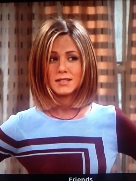 Jennifer Anniston Short Bob, Medium Length Hair With Layers Straight Curtain Bangs, Jen Aniston Short Hair, Rachel Bob Haircut, Jennifer Aniston Short Hair Bob, The Rachel Haircut 2022, Rachel Cut Hair, Jennifer Aniston Bob Haircut, Jennifer Aniston Hair Short