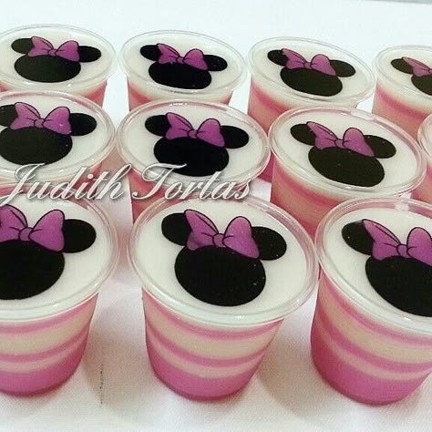 Realizar Minnie Mouse Jello Ideas, Minnie Mouse Gelatina, Minnie Mouse Jello, Minnie Mouse Theme Party, Minnie Mouse Birthday Party Decorations, Minnie Mouse First Birthday, Minnie Mouse Birthday Cakes, Gelatin Recipes, Minnie Birthday Party