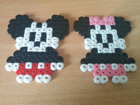 Mickey and Minnie (hama/perler beads) Beads Craft Kids, Rainbow Loom Bands, Pearl Beads Pattern, Fuse Bead Patterns, Hama Beads Design, Diy Perler Bead Crafts, Diy Perler Beads, Melting Beads, Perler Beads Designs