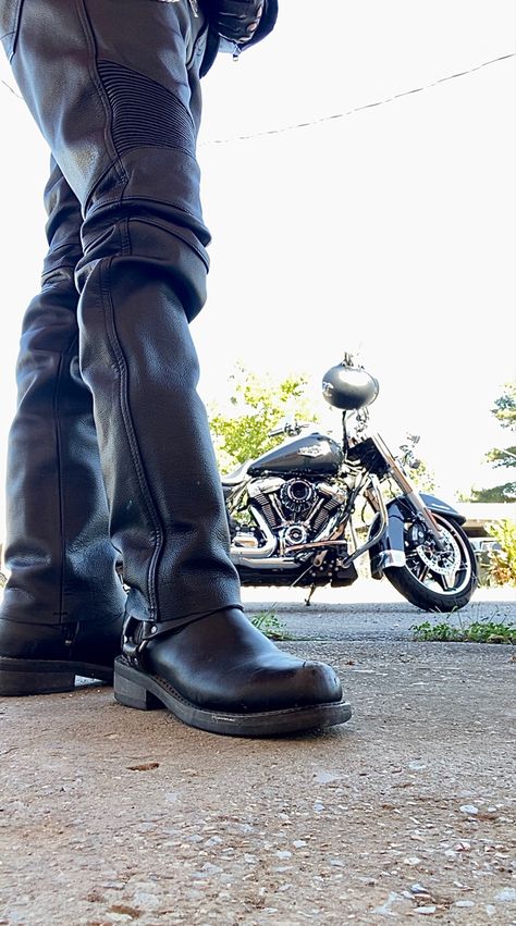 leather pants, leather boots, Harley Davidson Motorcycle, leather biker Harley Boots, Harley Davidson Boots, Harley Bikes, Harness Boots, Harley Davidson Motorcycle, Work Boots, Leather Boots, Harley Davidson, Men's Fashion