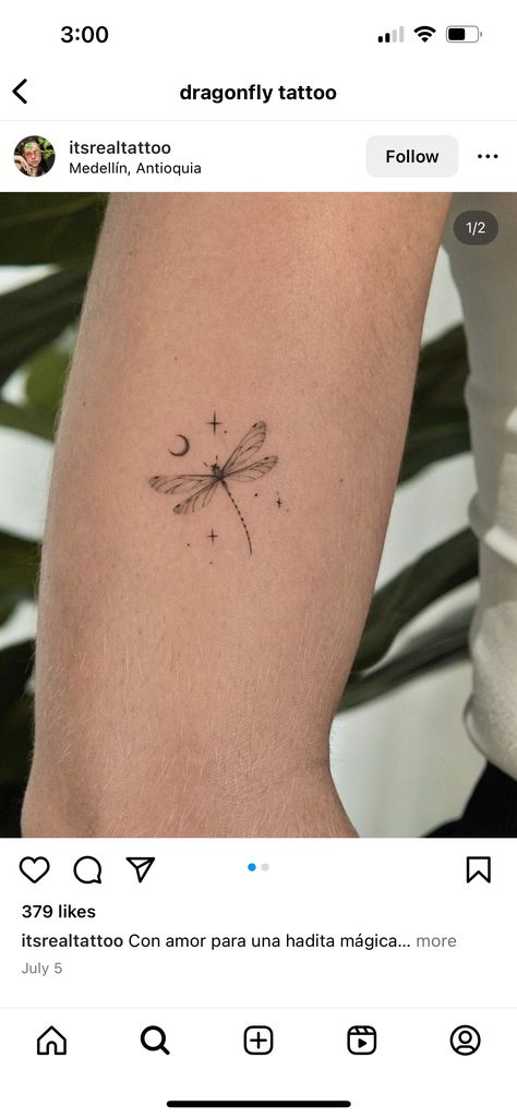 Dragon Fly Tattoo Small Simple, Back Tattoo Dragonfly, Dragonfly Wrist Tattoos For Women, Small Dragonfly Tattoo For Women, Tattoo That Represents Healing, Dragonfly Spine Tattoo, Dragonfly Tattoo Minimalist, Small Minimal Tattoos, Dragonfly And Flower Tattoo