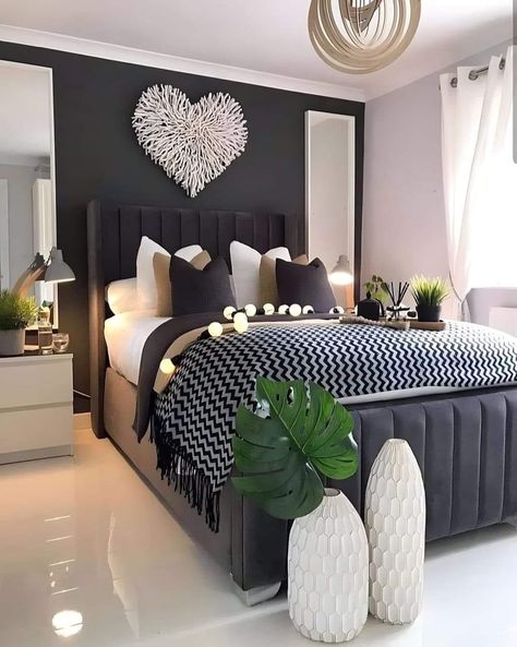 Couple Bedroom Ideas For Small Rooms, Fall Bedroom Ideas, Space Saving Furniture Bedroom, Bedroom Ideas For Small Rooms Diy, Black Living Room Decor, Feature Wall Bedroom, Dream Bedroom Inspiration, Cozy Fall Bedroom, Black Bedroom Furniture