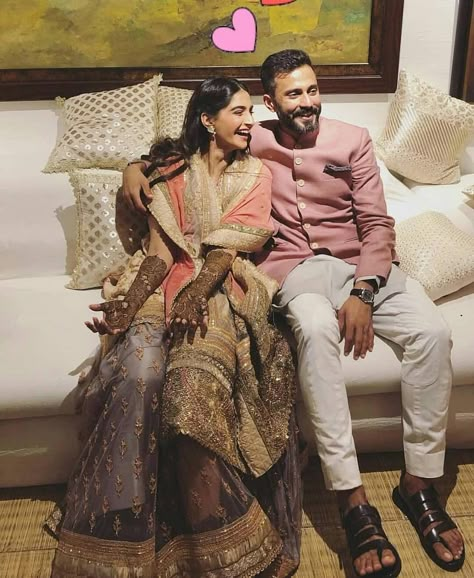 sonam kapoor wedding pics Coordinates Outfits, Mehendi Ceremony, Mehndi Ceremony, Mehendi Outfits, Bridal Mehendi Designs, Mehndi Artist, Sonam Kapoor, Outfit Trends, Indian Weddings