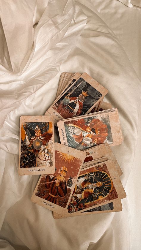 Love Tarot Spread, Tarot Decks Art, Tarot Aesthetic, Unique Tarot Decks, Morning Aesthetic, Tarot Tips, Tolkien Art, Online Tarot, Modern Magic