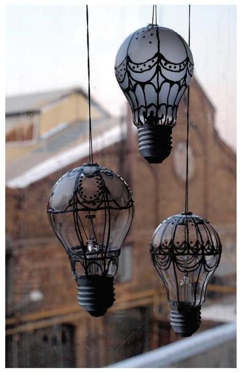 Light Bulb Art, Light Bulb Crafts, Interior Boho, Old Lights, Goth Home, Goth Home Decor, Lightbulbs, Gothic Decor, Scrap Metal Art