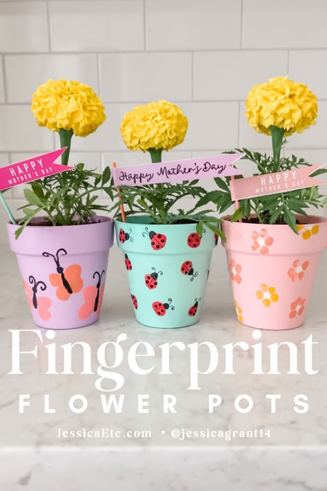 Flower Pot Kids Craft, Mothers Day Flower Pot, Mothers Day Crafts Preschool, Flower Pot Ideas, May Crafts, Diy Mother's Day Crafts, Mother's Day Projects, Fingerprint Art, Toddler Arts And Crafts