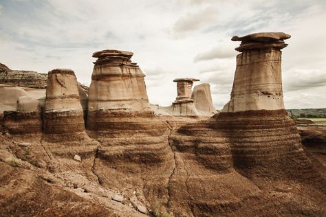 Hoodoos in the Canadian Badlands, near Drumheller in Alberta Drumheller Alberta, Sand Island, Beautiful Landscape Photography, Canada Road Trip, San Juan Islands, The Mountains Are Calling, Snowy Mountains, Backpacking Travel, Fantasy Inspiration