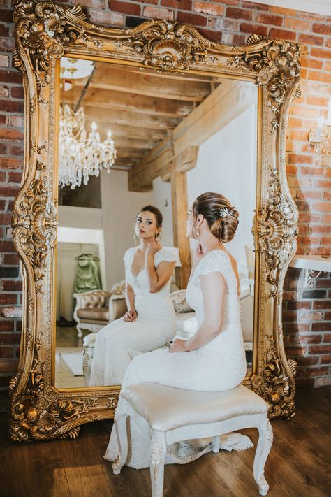 Bridal Suite Room, Bride Dressing Room, Spokane Wedding Venues, Bridal Suite Decor, Bridal Room Decor, Gown Photoshoot, Bridal Dressing Room, Wedding Barns, Bridal Lounge