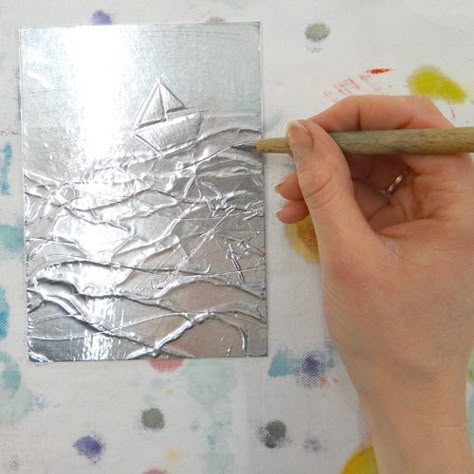 Printing Idea, Aluminium Tape Art, Aluminium Foil Crafts, Foil Monoprints, Foil Paper Art, Print Techniques, Foil Printing, Aluminium Foil Art, Aluminium Foil