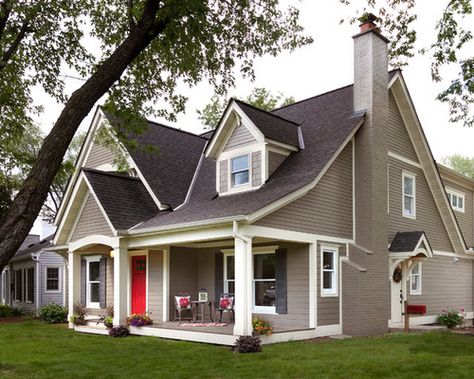 Hardie Plank Monterey Taupe Home Design Ideas, Pictures, Remodel and Decor Cape Cod Renovation, Exterior Home Renovation, Brown Roofs, Exterior House Renovation, Red Front Door, House Paint Color Combination, Brown Roof, Exterior House Paint Color Combinations, Exterior Renovation