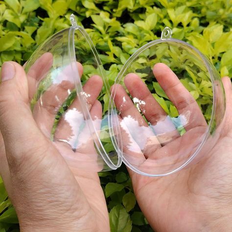 Kids make christmas ornaments