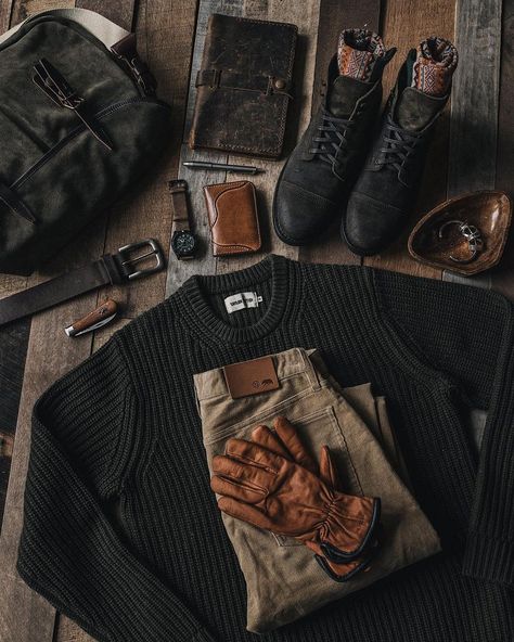 Outdoorsmen Style, Guy Outfits, Wood Working Projects, Perfect Gentleman, Manly Man, Gardens Design, Random Items, Mens Casual Dress Outfits, Classy Men