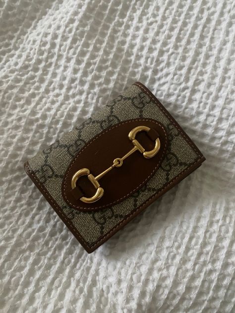 Absolutely obsessed with this wallet so amazing worth every penny #aesthetic #gucciwallet #guccibags #luxurybag #wallet #luxurygoals #aestheticstyle #styleideas #capsulecloset Rich Wallet Aesthetic, Aesthetic Wallet Vintage, Penny Aesthetic, Wallets Aesthetic, Luxury Vintage Wallets For Daily Use, Affordable Vintage Brown Wallet, Cheap Vintage Brown Wallet, Wallet Aesthetic, Capsule Closet