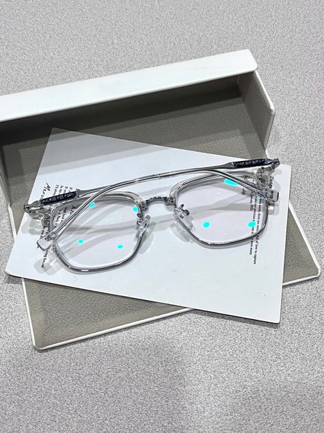 Cermin Mata Aesthetic, Glasses Women Fashion Eyeglasses, Classy Glasses, Glasses Trends, Nice Glasses, White Lenses, Cute Glasses, Asian Eyes, Asian Eye Makeup