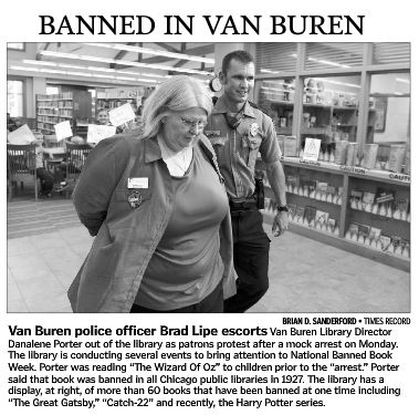 Library director 'arrested' for reading the Wizard of Oz in protest of banned books. Banned Books Week 2013 @ Van Buren Public Library. Library Director, I Read Banned Books, Love Fear, Quotes Reading, Read Banned Books, Dr Seuss Quotes, Fahrenheit 451, Seuss Quotes, Library Lessons