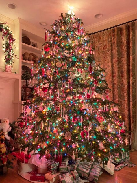 Tacky Christmas Tree Aesthetic, Rainbow Tinsel Christmas Tree, Multi Color Christmas Tree Decorations, 70s Christmas Aesthetic, Nostalgia Aesthetic 2000s, Unconventional Christmas Trees, Christmas Tree Colorful, Ugly Christmas Tree, Childhood Christmas