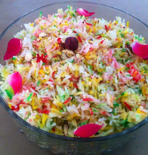 Pakistani sweet rice ( mutanjan) Desi Food Pakistan Snapchat, Pakistani Sweets Recipes, Pakistani Deserts, Pakistani Sweets, Indian Deserts, Pakistani Desserts, Pakistan Food, Indian Lunch, Salad Inspiration