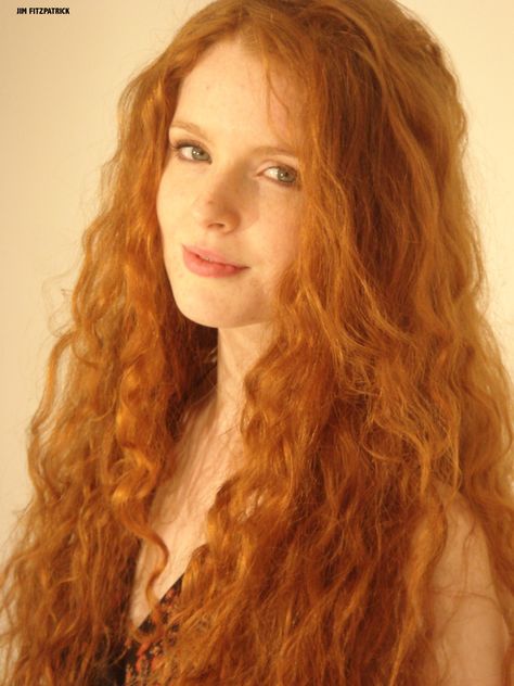 Irish red head I Love Redheads, Irish Women, Natural Redhead, Ginger Girls, Long Red Hair, Redhead Beauty, Redhead Girl, Long Red, Strawberry Blonde