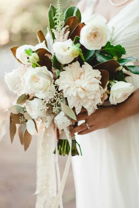 Ivory Dahlia and Magnolia Leaf Bouquet | Sur la Lune Photography | 15 Bold and Beautiful Fall Bouquet Ideas! Gardina Flowers Bouquet, White Brown Bouquet, Wedding Flowers Magnolia, Magnolia Wedding Flowers, Dahlia Bridal Bouquet, Boho Glam Wedding, Vintage Glam Wedding, Magnolia Leaf, Fall Bouquet