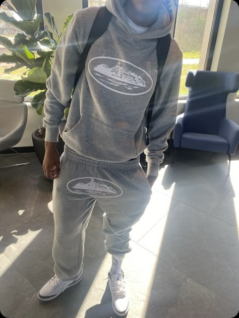 Crtz Corteiz Tracksuit Grey, Corteiz Tracksuit Boy, Cortiez Tracksuit Boy, Best Tracksuits Men, Quarter Zip Aesthetic, Men’s Tracksuit Style, Polo Tracksuit Outfit, Essentials Tracksuit Outfit Men, Cool Tracksuits