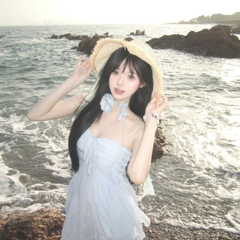 Blone Hair, Summer Poses, Beach Pictures Poses, Retro Girls, Creative Instagram Photo Ideas, Dress Aesthetic, Korean Aesthetic, Ideas For Instagram Photos, Beach Photoshoot