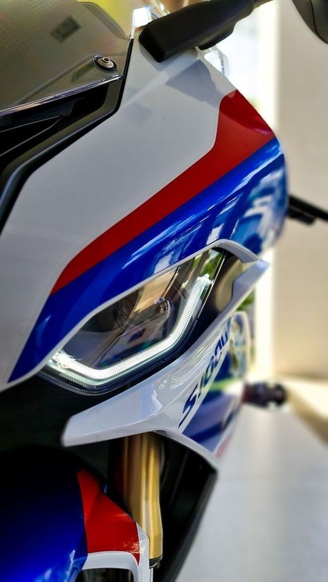 Moto Wallpapers, Car Iphone Wallpaper, Stylish Bike, Motor Mobil, Bmw Sport, Biker Photoshoot, Biker Aesthetic, Bike Photography, Motorcycle Garage