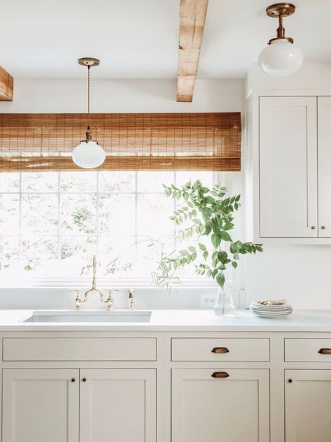 The Best Home Decor Paint Colors: Shoji White | The Turquoise Home Lauren Liess Kitchen, Off White Cabinets, Lauren Liess, Off White Kitchens, Shoji White, Painted Kitchen Cabinets Colors, Cream Kitchen, Beige Kitchen, Kitchen Cabinet Colors