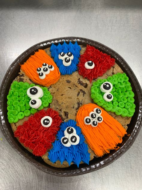 Monster Cookie Cake, Cute Cookie Cake Designs, Decorated Cookie Cake, Halloween Cake Design, Message Cookies, Silly Monsters, Cookie Cake Designs, Happy Birthday Cookie, Cake Slices