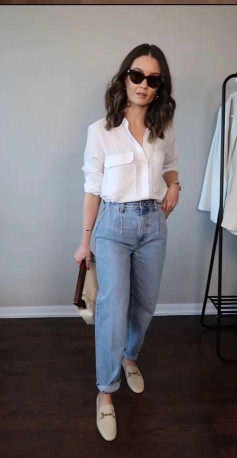 Casual Outfits Women 30s, Loafers For Women Outfit Jeans, Bussines Casual Women Outfits Jeans, Mom Jeans Office Outfit, Summer Work Outfits Office Casual Jeans, Bussines Casual Women Outfits, Nude Shoes Outfit, Bussines Casual Woman, Outfits For Women Over 50