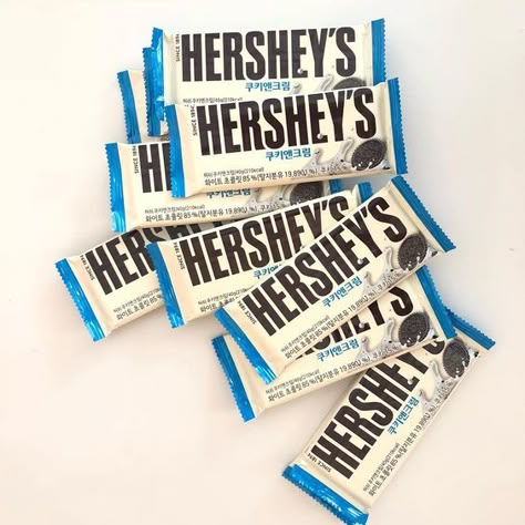 Cookies And Cream Aesthetic, Korean Books Aesthetic, Hersheys Cookies And Cream, Books Korean, Hersheys Cookies, Books Aesthetic Wallpaper, Korean Books, Baby Swings And Bouncers, Strawberry Cheesecake Ice Cream