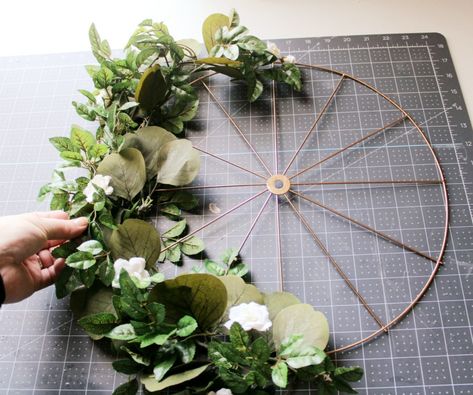 Bike Wheel Wreath: How to Make a Gorgeous Floral Wreath Bicycle Wheel Wreath Diy, Wheel Wreath Ideas, Bike Wheel Wreath, Wheel Wreath, Tea Towels Diy, Bicycle Spokes, Free Wall Art, Door Wreaths Diy, How To Make Stencils