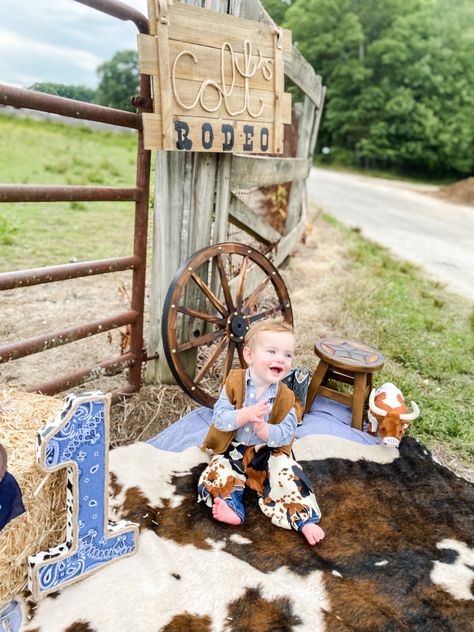 Cowboys First Rodeo Birthday, Rodeo First Birthday Pictures, My First Rodeo Birthday Backdrop, First Rodeo Pictures, Rancho Birthday Theme, Rodeo Birthday Ideas, First Rodeo Birthday Backdrop, First Birthday Boy Rodeo, First Rodeo Backdrop