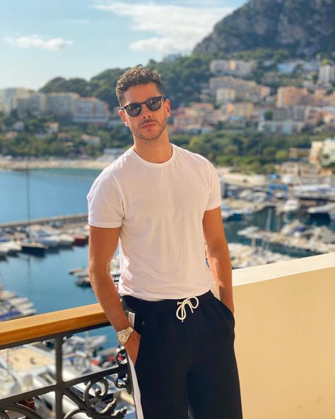 Scott Thomas on Instagram: “Chasing Dreams and learning from those who have already achieved theirs ✨💫 #DreamChaser #grateful #wontstop #cantstop” Scott Thomas, Dream Chaser, Chasing Dreams, Love Island, My Type, White Undershirt, Mens Tops, Mens Tshirts, Instagram