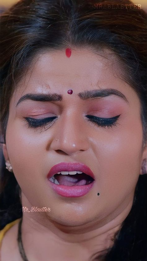 Nithya Ram Hot Back, Nithya Ram Hot Photos, Nithya Ram, Rachita Ram, Priyanka Mohan, Wamiqa Gabbi, Mexican Women, Women Body, Face Images