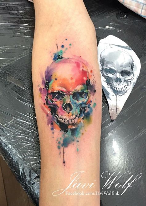 Water Colored Tattoo, Skull Tattoos Color, Colorful Gothic Tattoo, Colour Skull Tattoo, Watercolor Tattoos, Watercolor Tattoo Ideas, Fun Skull Tattoo, Skull And Flower Tattoo Color, Skull Watercolor Tattoo