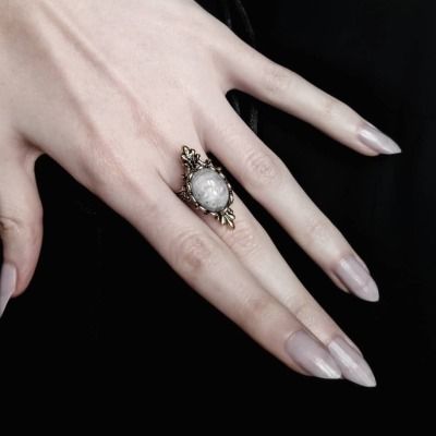 Horror Aesthetic, Acotar Series, Yennefer Of Vengerberg, Bellatrix Lestrange, Pretty Hands, Witch Aesthetic, Mode Vintage, Makeup Nails, Hair And Nails