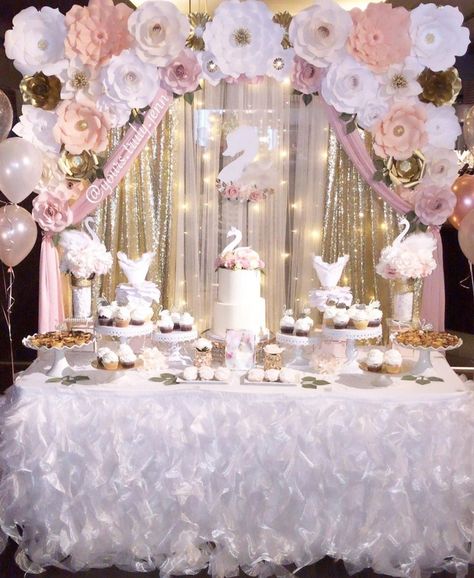 Lake Theme Party, Sweet 15 Party Ideas Quinceanera, Swan Baby Shower Ideas, Lake Theme, Swan Princess Birthday, Swan Birthday Party, Swan Birthday, Swan Party, Swan Baby Shower