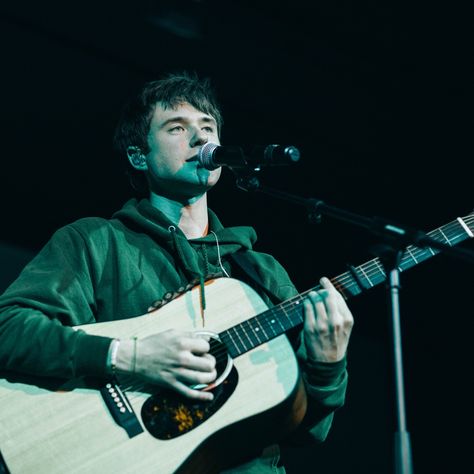 Alex Benjamin Aesthetic, Alec Benjamin Aesthetic, Alex Benjamin, Alec Benjamin, Playlist Covers Photos, Song Artists, John Mayer, Tumblr Boys, Music People