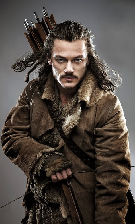 Luke Evans as Bard. Probably a distant cousin on Dad's side :) Hobbit Haircut, Luke Evans The Hobbit, Luke Evans Bard, Dracula Untold, John Howe, The Hobbit Movies, Ian Mckellen, Desolation Of Smaug, Tauriel